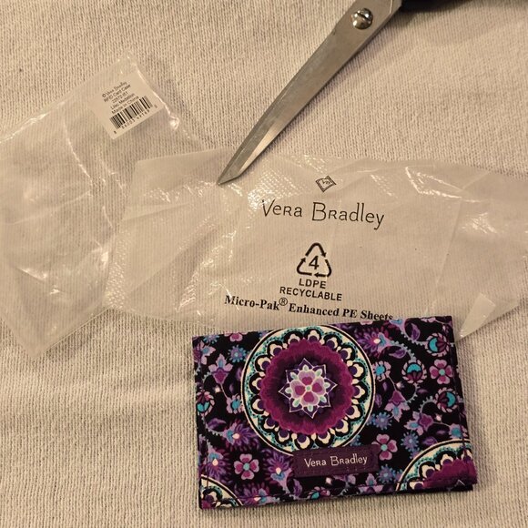 Vera Bradley NEW Card Case Lilac Medallion Purple Floral Retired Pattern RFID - Picture 2 of 10